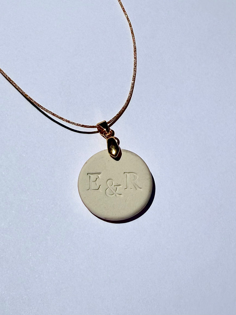 Medallas personalizadas una inicial sin cadena