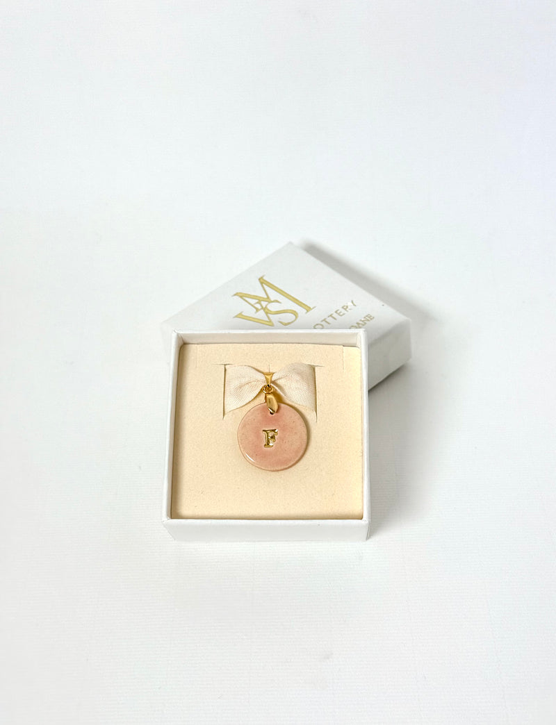 Medallas personalizadas una inicial sin cadena