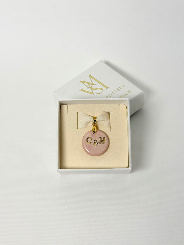 Medallas  personalizadas varias iniciales sin cadena