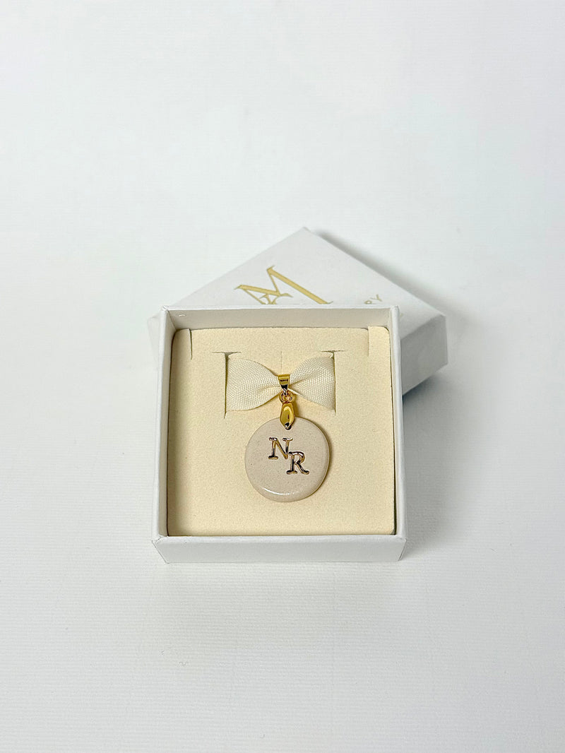 Medallas  personalizadas varias iniciales sin cadena